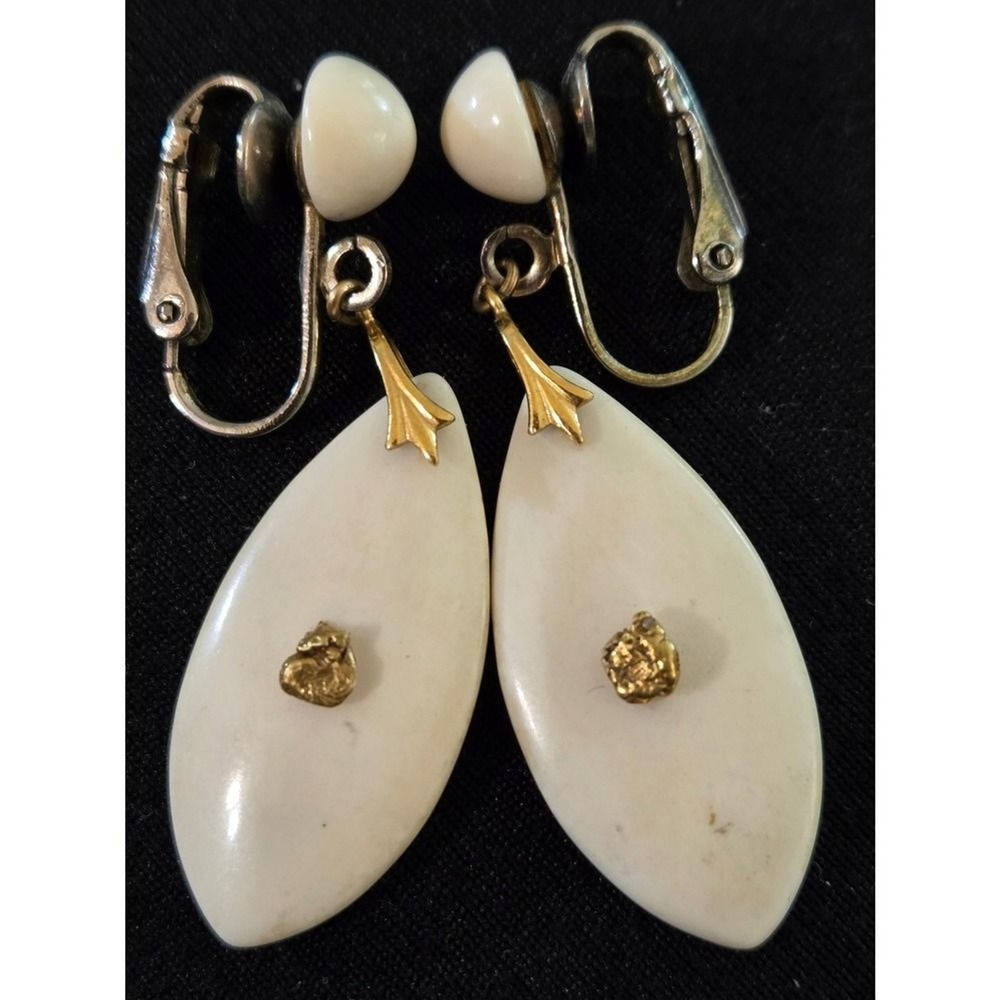 Vintage Alaskan toursit nugget Earrings 1950s